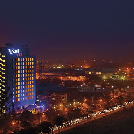 Radisson Blu Hotel, Greater Noida Kültér fotó Park Inn, Casablanca