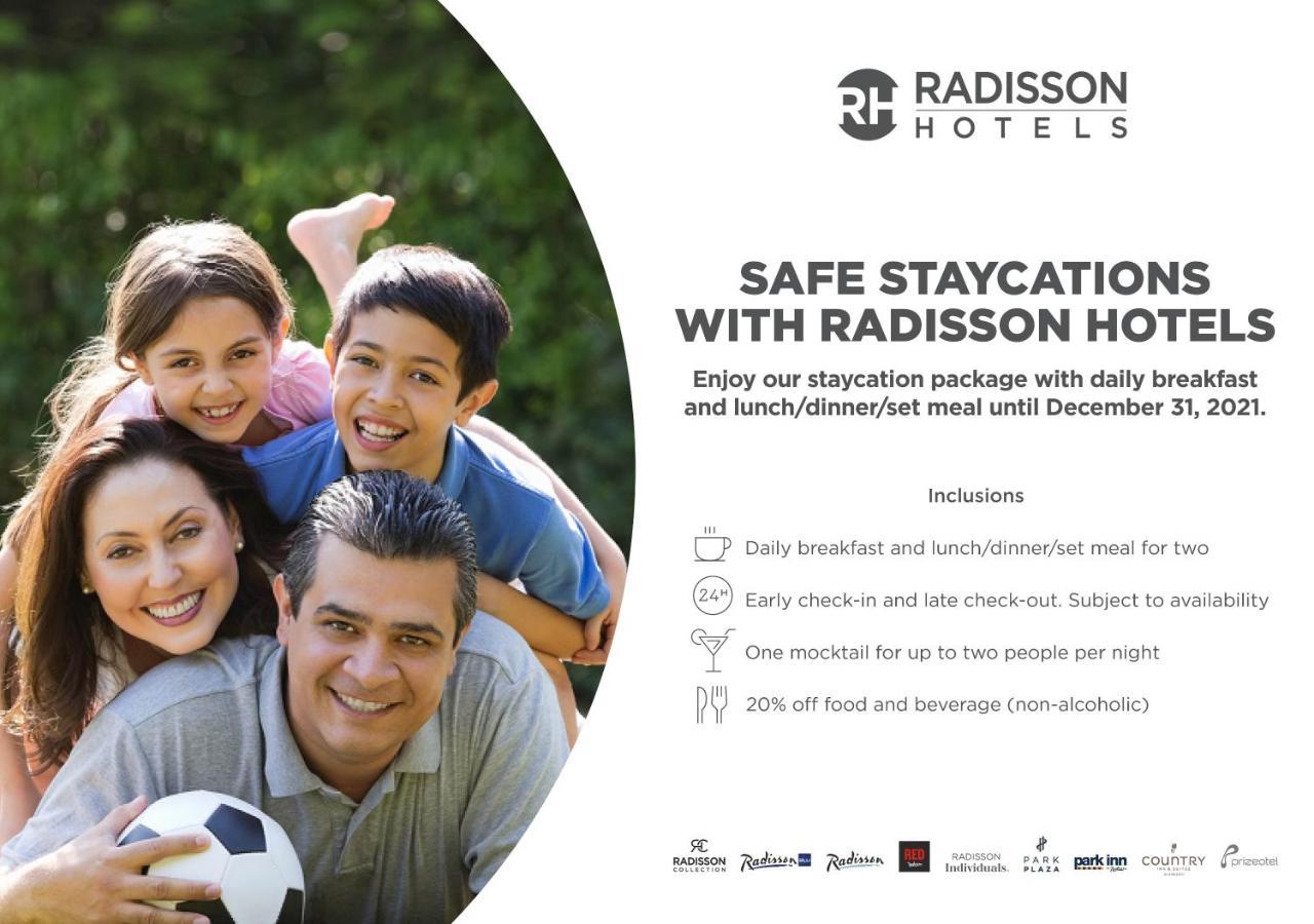 Radisson Blu Hotel, Greater Noida Kültér fotó A Radisson Hotels advertisement