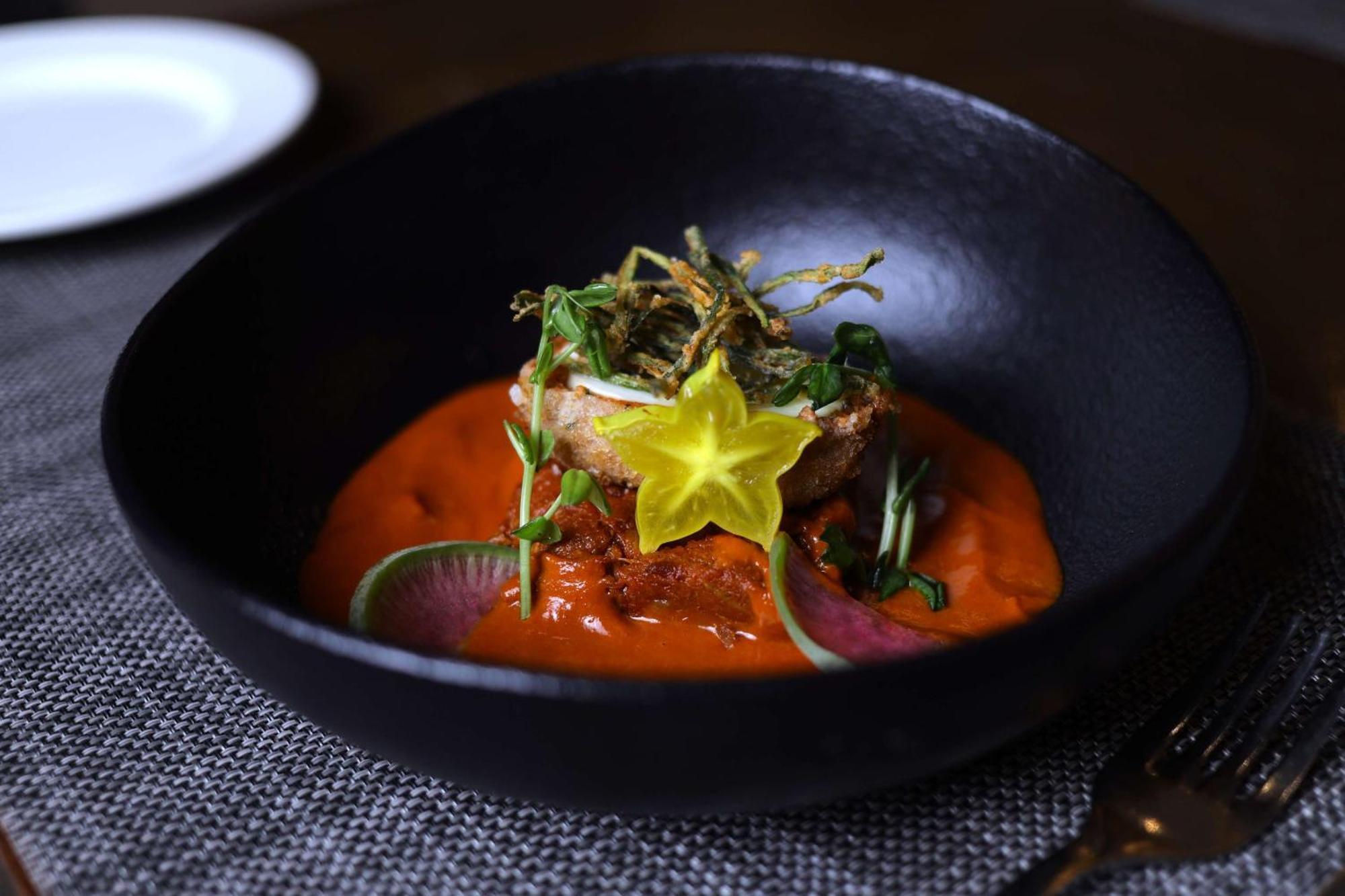Radisson Blu Hotel, Greater Noida Kültér fotó A dish at the restaurant