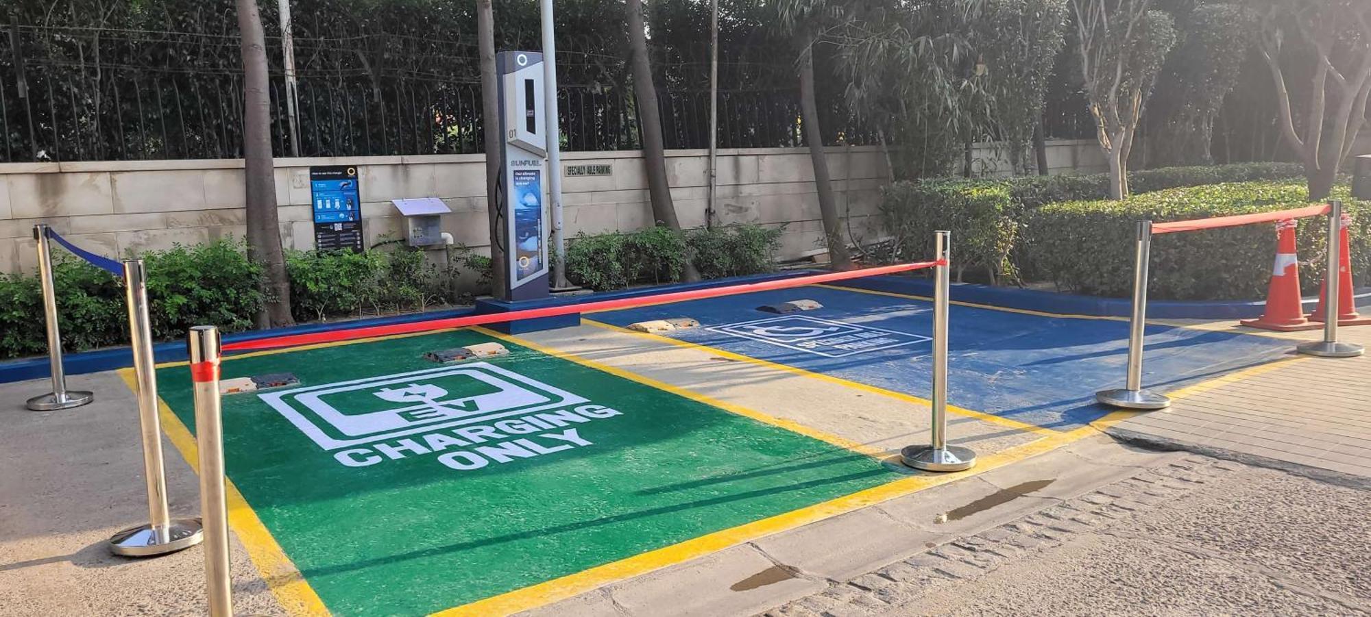 Radisson Blu Hotel, Greater Noida Kültér fotó A shared bicycle station in Beijing