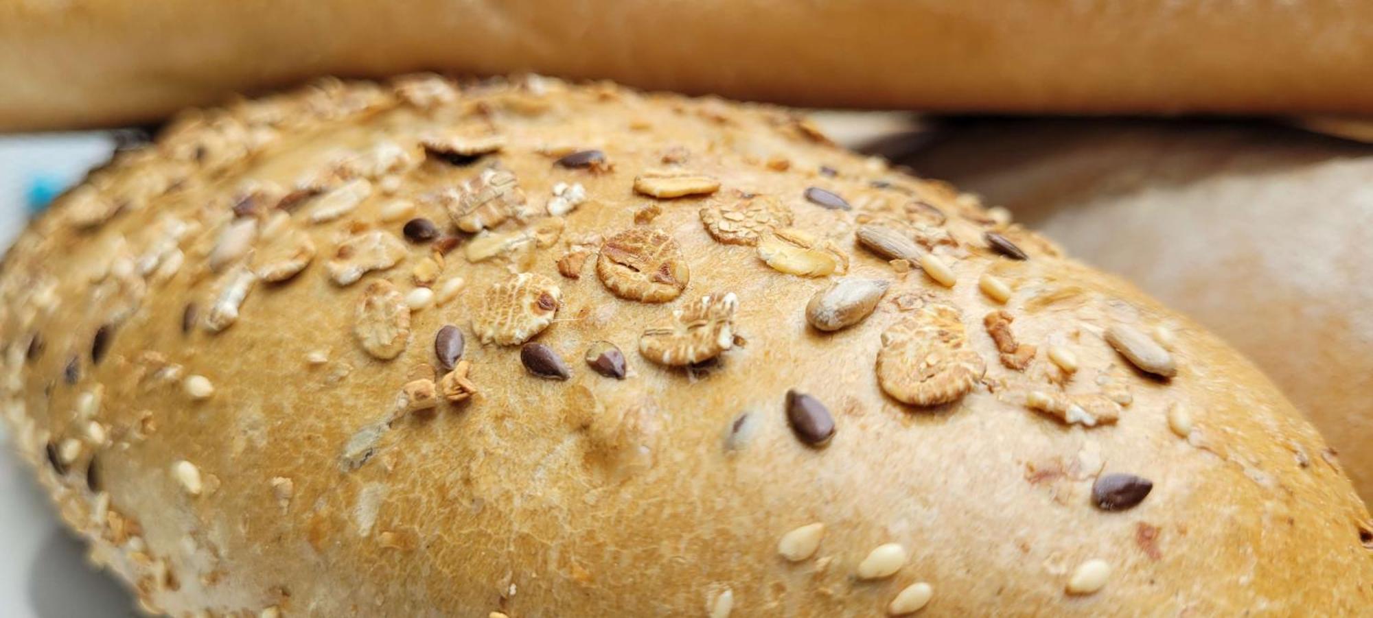 Radisson Blu Hotel, Greater Noida Kültér fotó Sesame seeds on bread