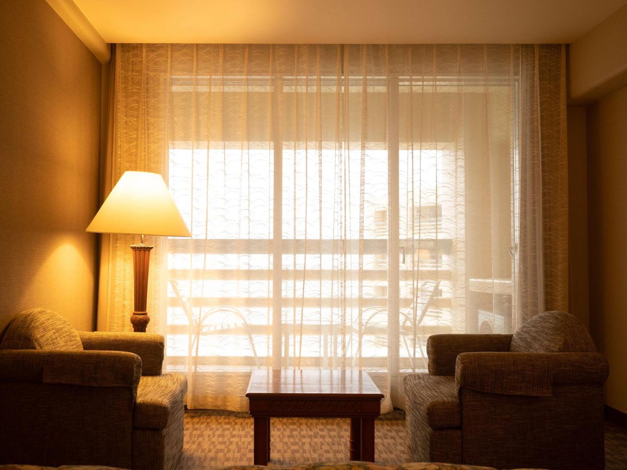 Radisson Blu Hotel, Greater Noida Kültér fotó A room at the hotel