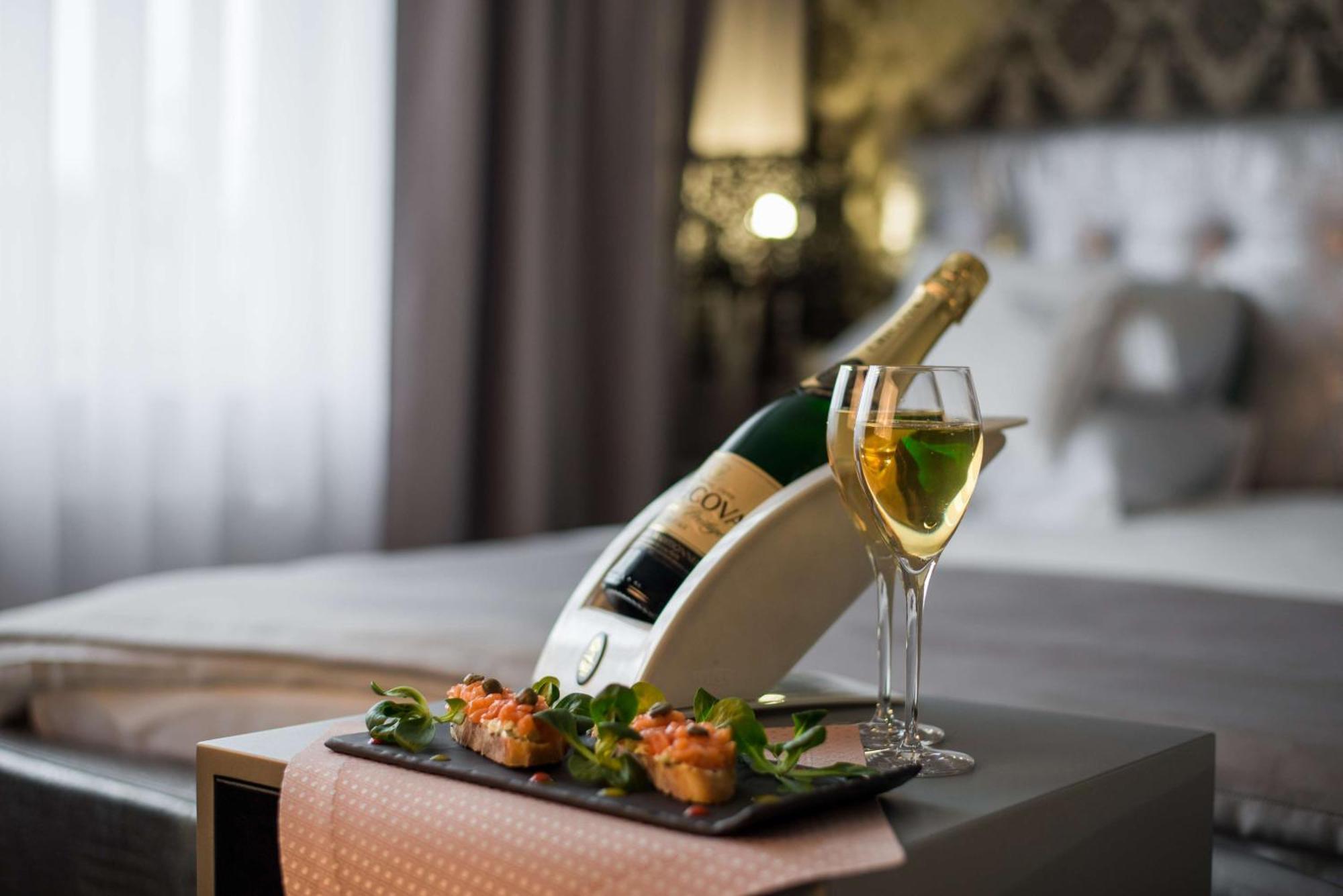 Radisson Blu Hotel, Greater Noida Kültér fotó