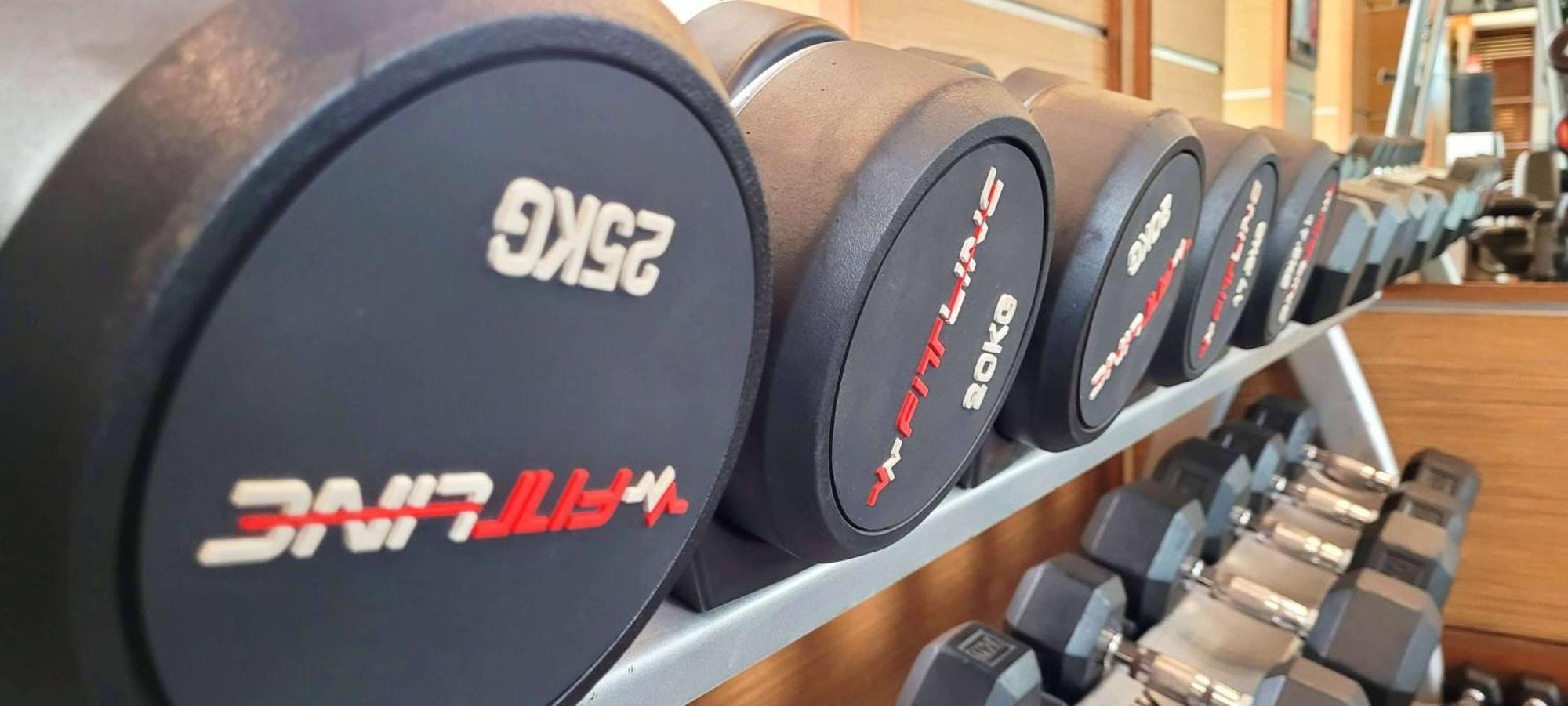 Radisson Blu Hotel, Greater Noida Kültér fotó Dumbbells