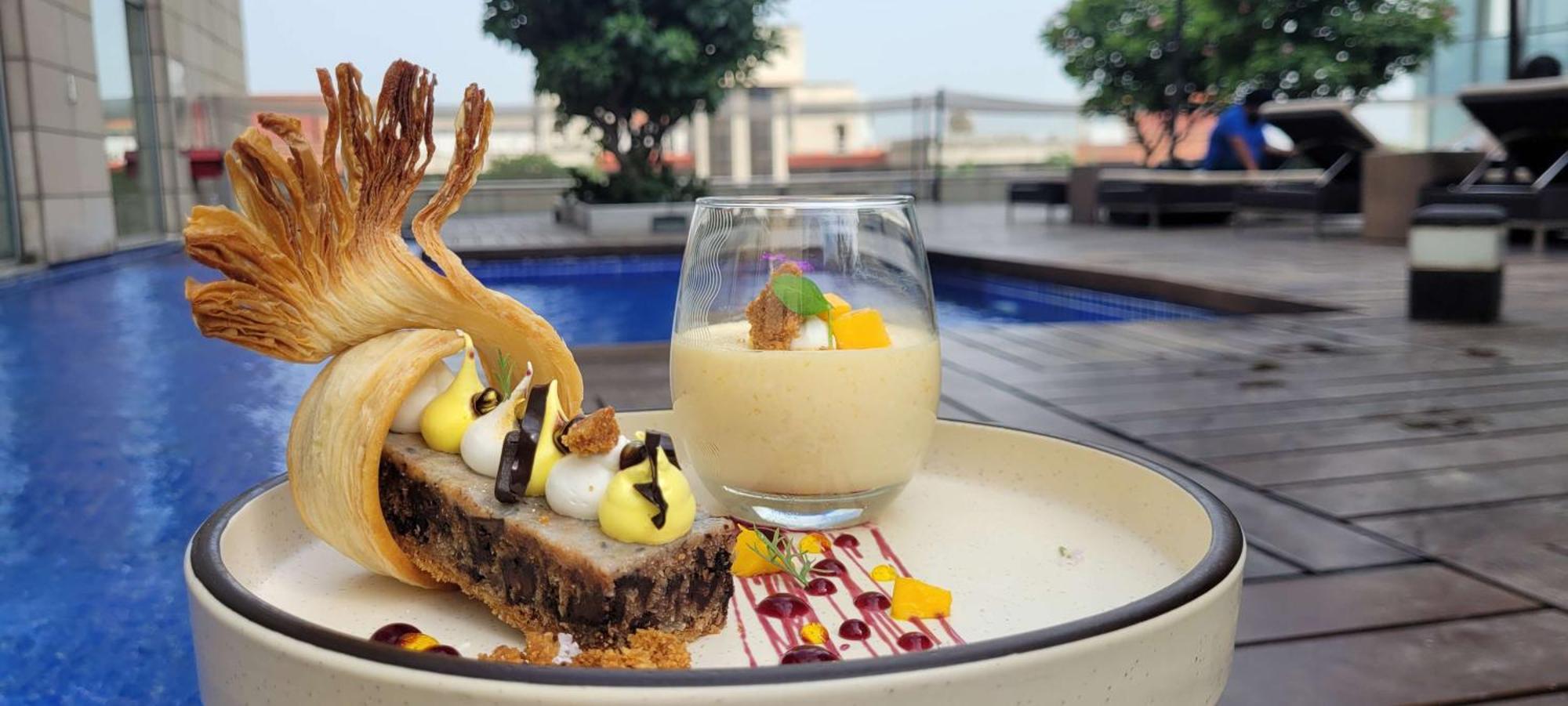 Radisson Blu Hotel, Greater Noida Kültér fotó A dessert at the restaurant