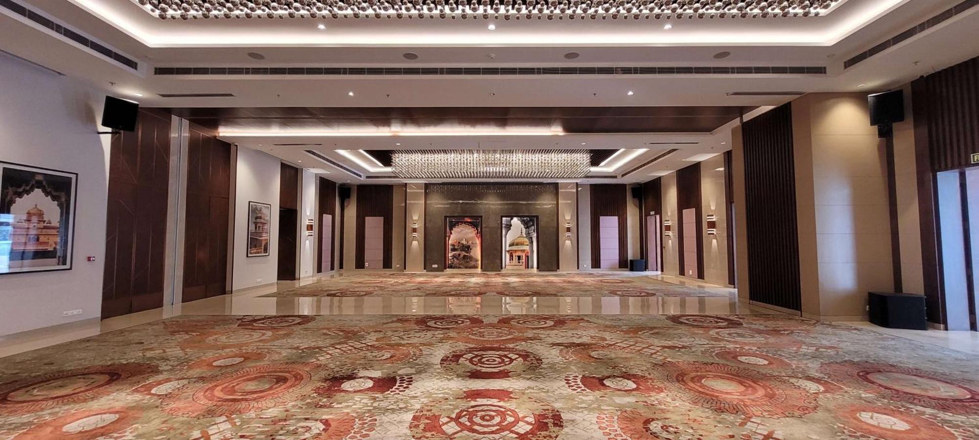 Radisson Blu Hotel, Greater Noida Kültér fotó The lobby of the hotel