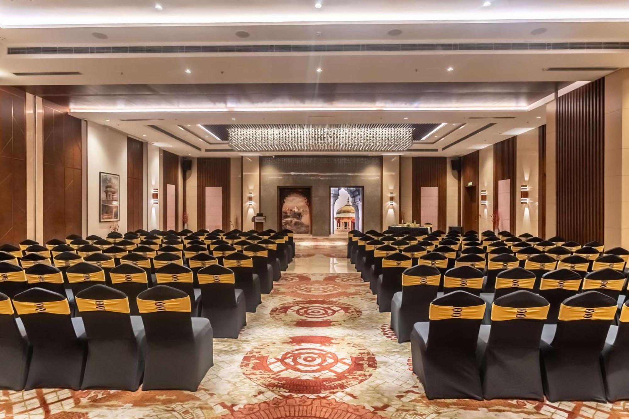Radisson Blu Hotel, Greater Noida Kültér fotó The Grand Ballroom