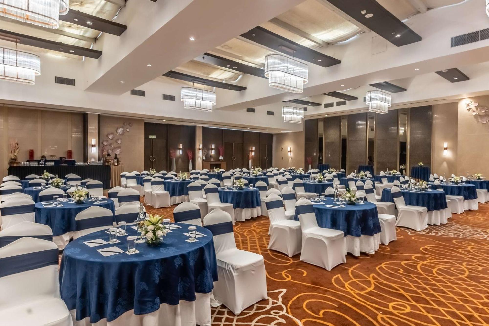Radisson Blu Hotel, Greater Noida Kültér fotó The Grand Ballroom