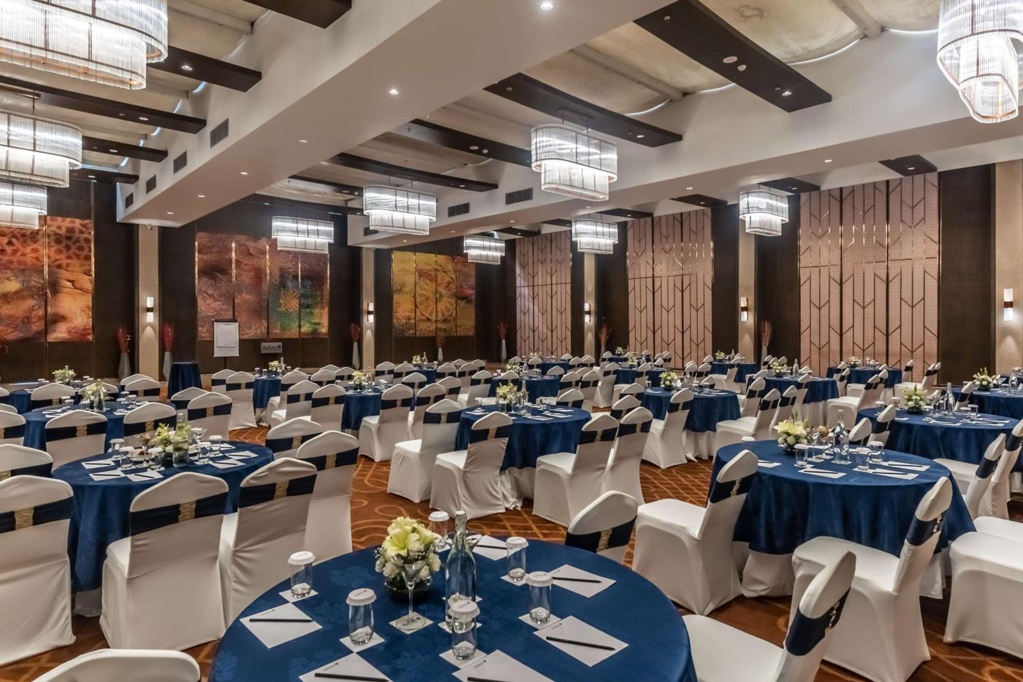 Radisson Blu Hotel, Greater Noida Kültér fotó The Grand Ballroom
