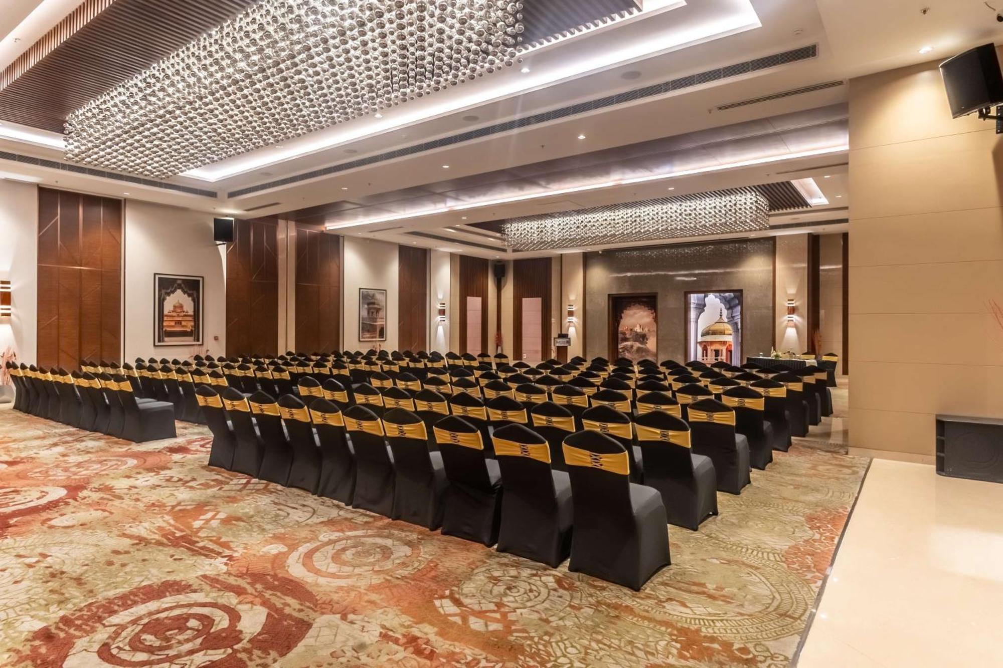 Radisson Blu Hotel, Greater Noida Kültér fotó The Grand Ballroom