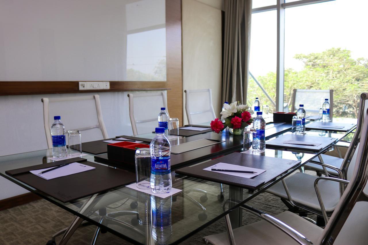 Radisson Blu Hotel, Greater Noida Kültér fotó Meeting room at the hotel