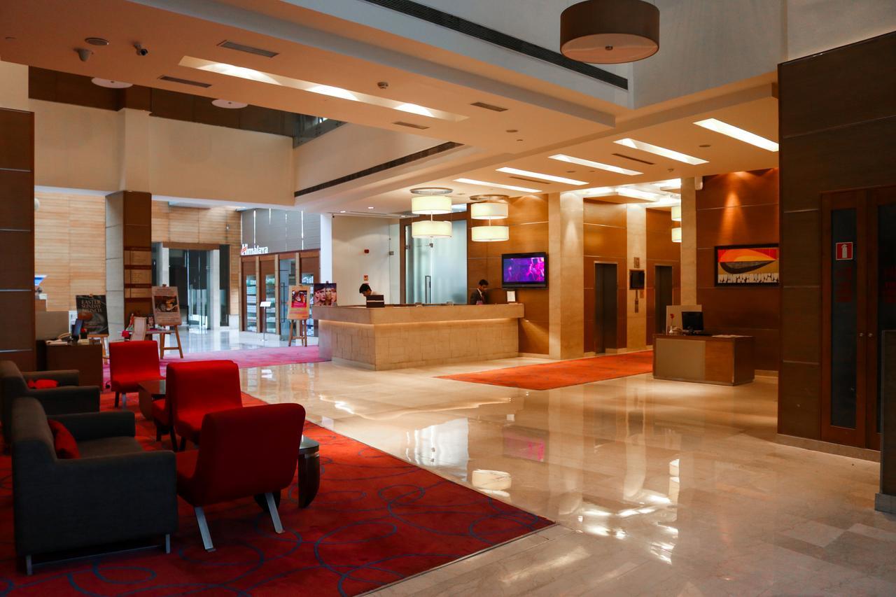 Radisson Blu Hotel, Greater Noida Kültér fotó Lobby